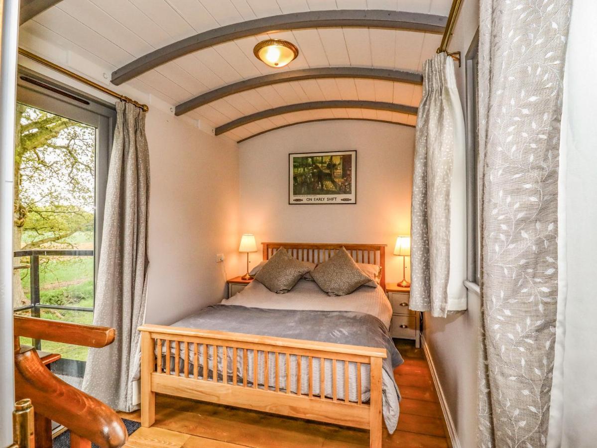 The Carriage At High Barn Heritage 할스테드 외부 사진