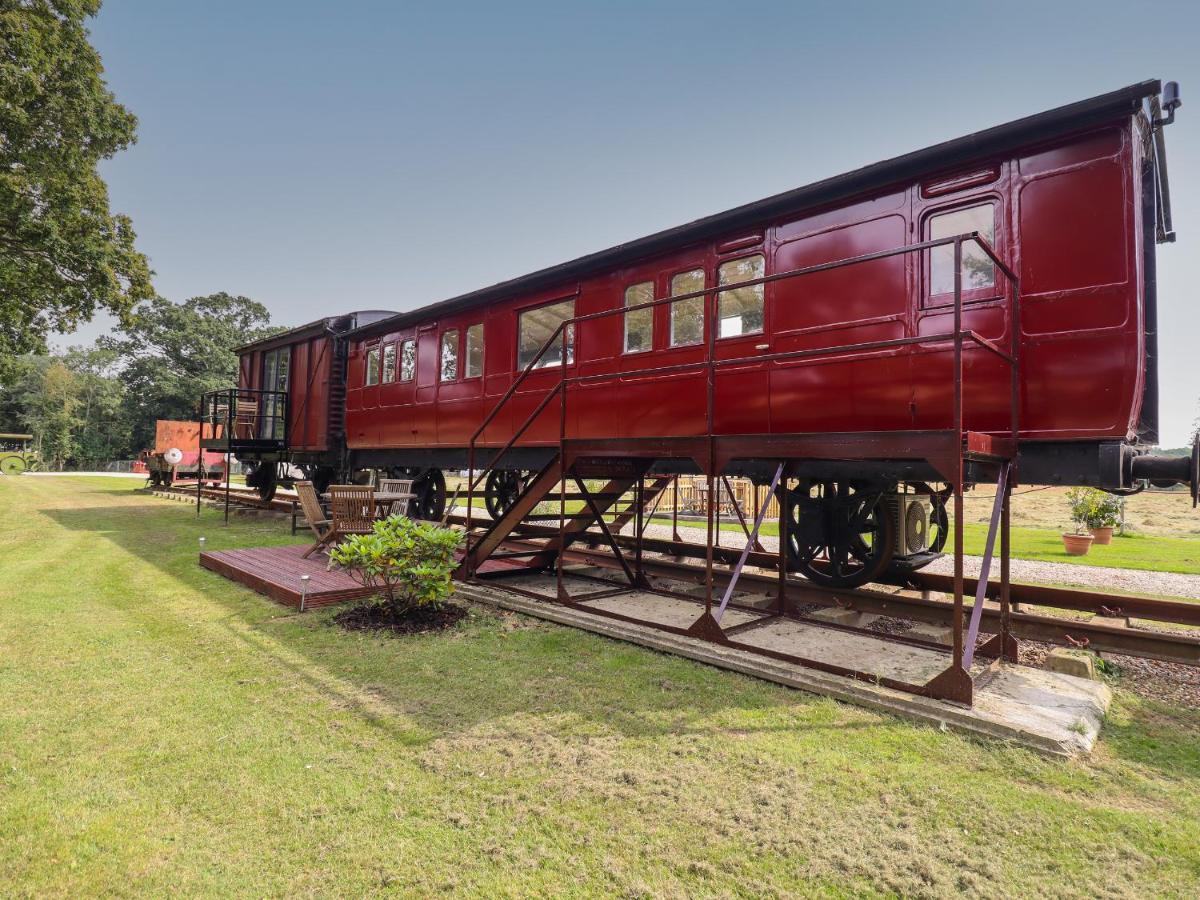 The Carriage At High Barn Heritage 할스테드 외부 사진