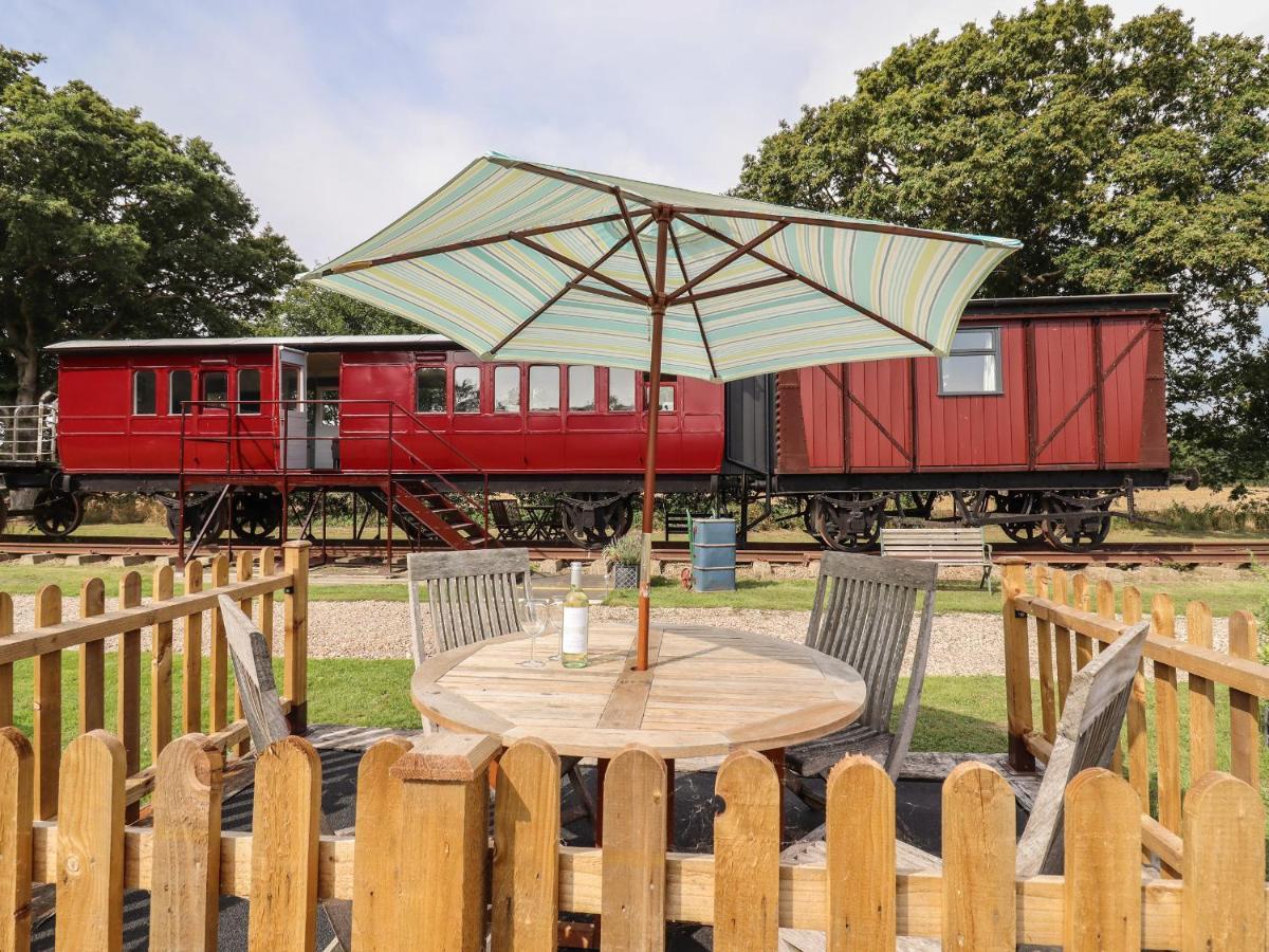The Carriage At High Barn Heritage 할스테드 외부 사진