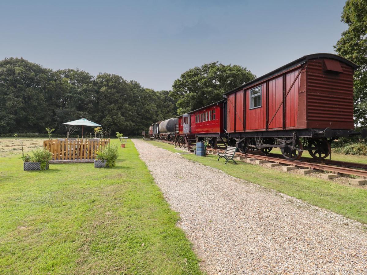 The Carriage At High Barn Heritage 할스테드 외부 사진